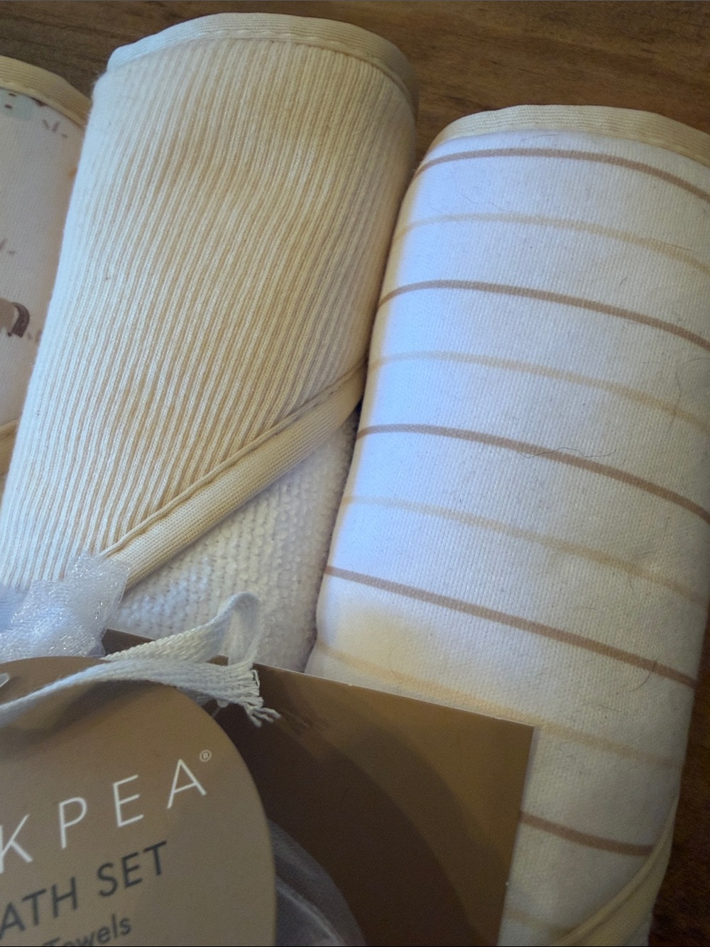 chick pea Cream Baby Bath Set with Neutral Animal Toys - Picture 3 of 4